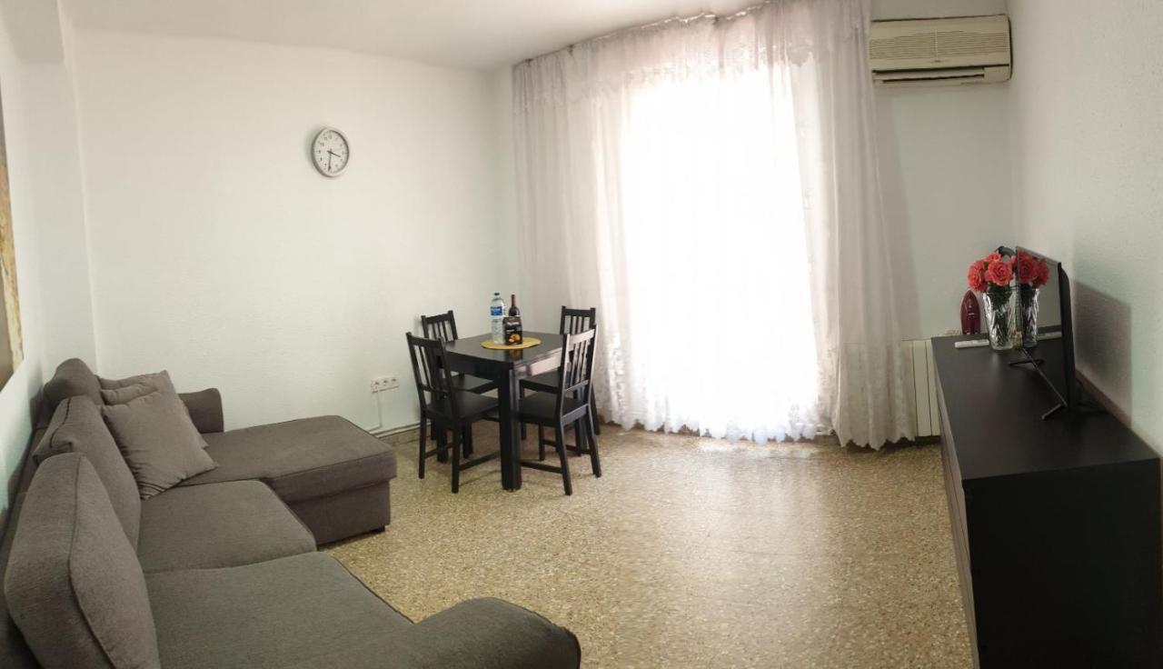 Apartment For 6 People. Valencia Buitenkant foto