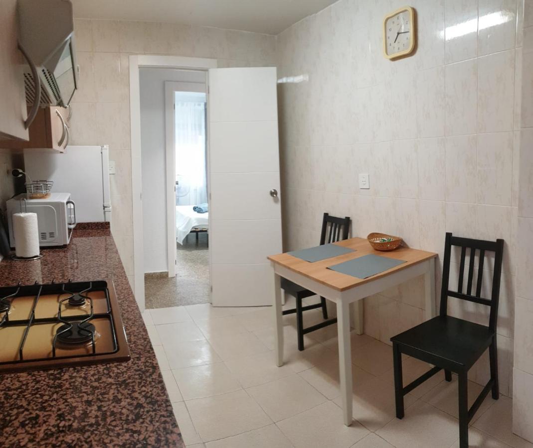 Apartment For 6 People. Valencia Buitenkant foto
